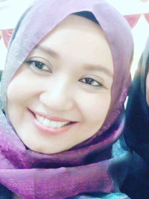 Foto Dr. Luluk Elyana, M.Si.